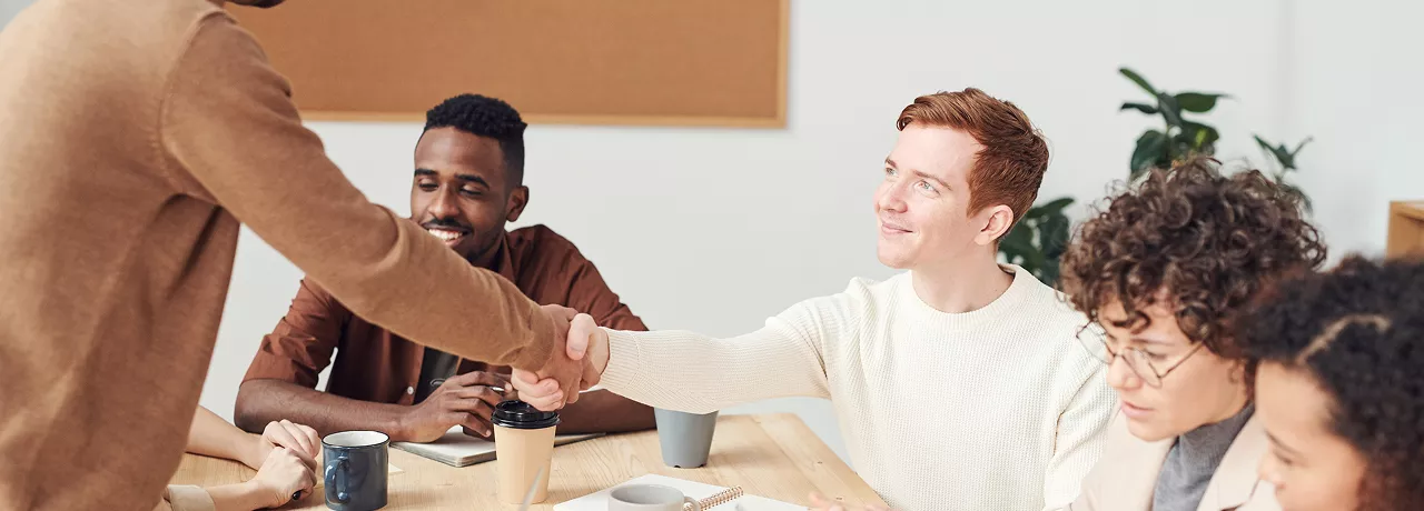 Attribution des titres-restaurant : faut-il demander l’avis des instances représentatives du personnel ? 