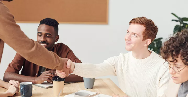 Attribution des titres-restaurant : faut-il demander l’avis des instances représentatives du personnel ?