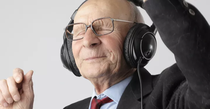 Un salarié en retraite peut-il utiliser sa carte restaurant ?