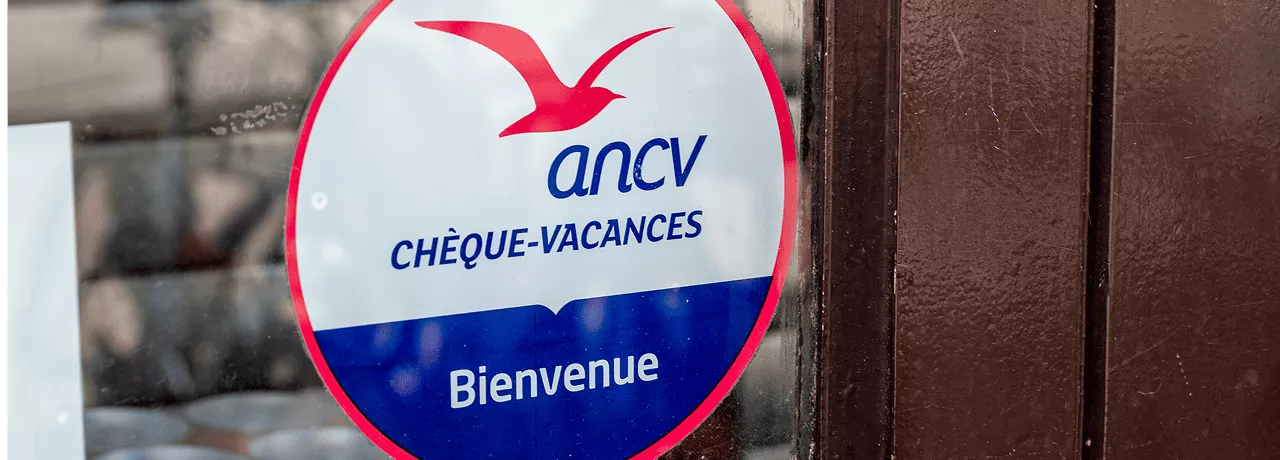 Dirigeants, salariés : qui a le droit aux chèques vacances ?