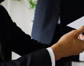 Les bonnes pratiques et réglementations du cadeau salarié