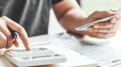 Prime de 13ème mois : avantages et inconvénients