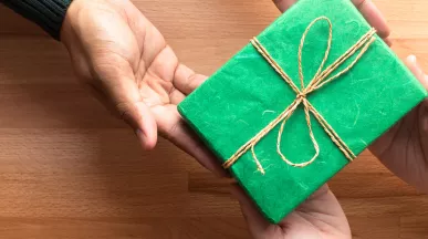 Secret Santa au bureau : faites plaisir à tous les coups !